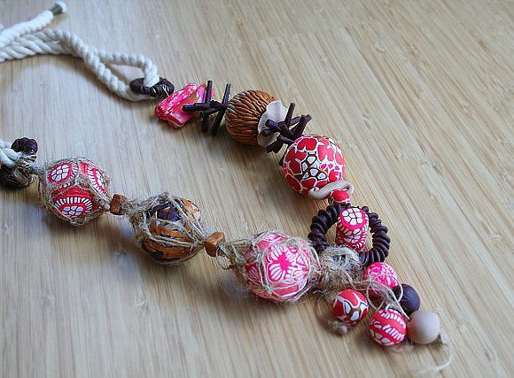 Coral Balls - Necklace